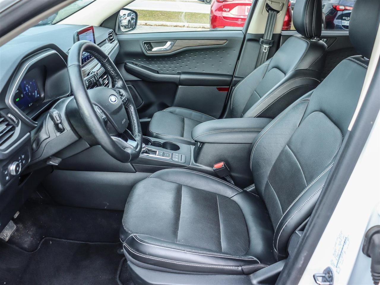2020 Ford Escape Titanium Hybrid 4dr Front-Wheel Drive Photo