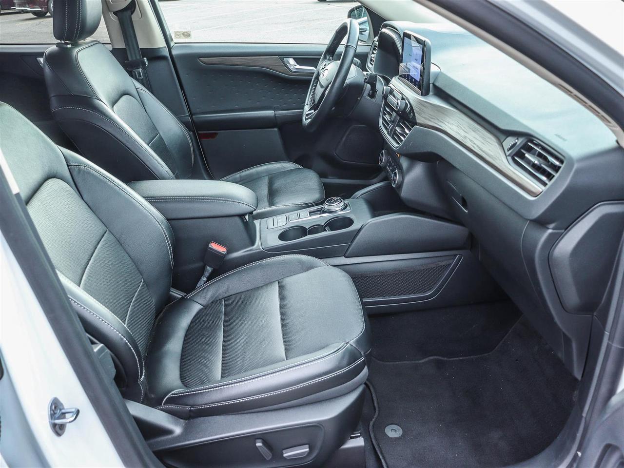 2020 Ford Escape Titanium Hybrid 4dr Front-Wheel Drive Photo