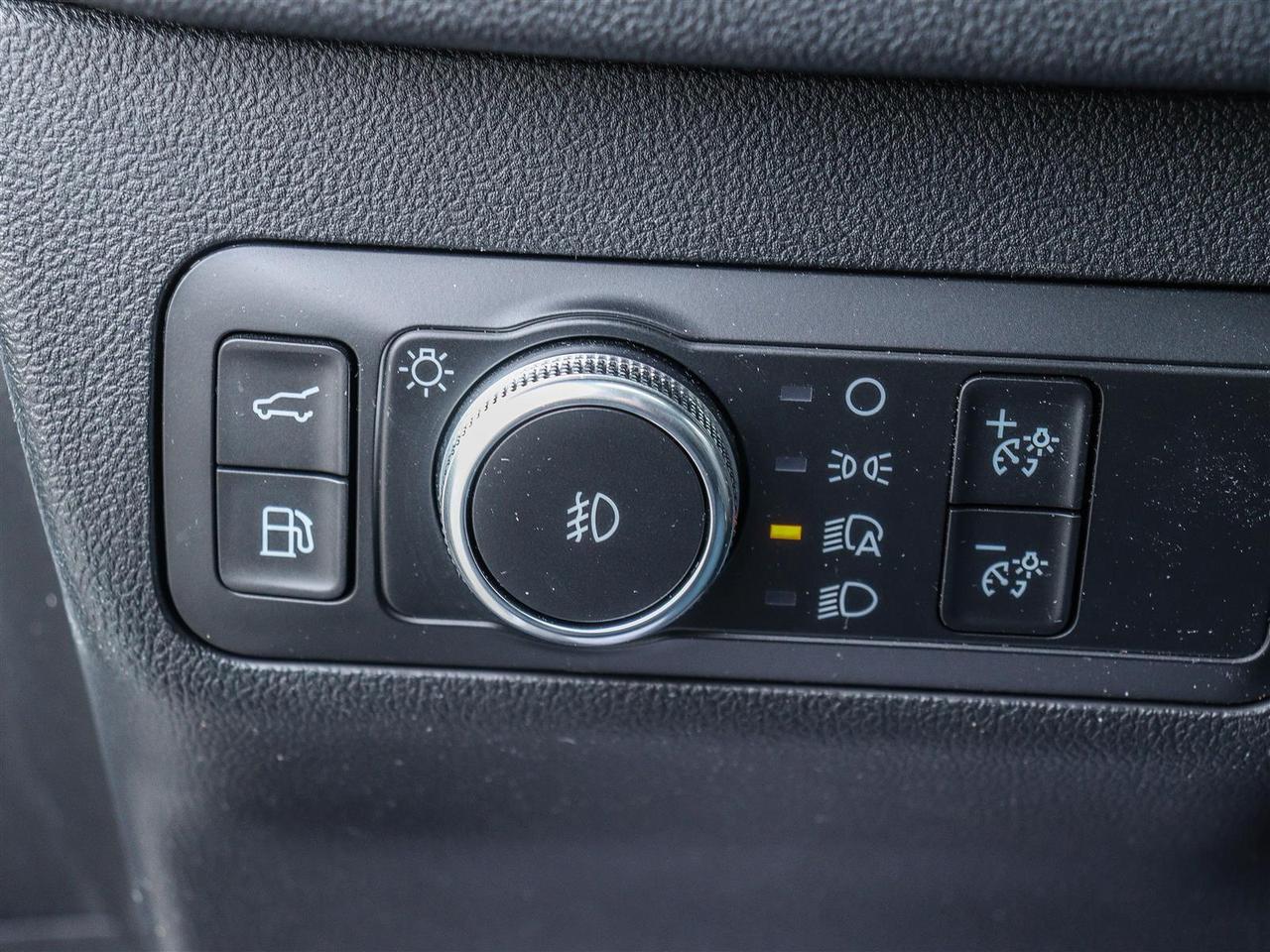2020 Ford Escape Titanium Hybrid 4dr Front-Wheel Drive Photo