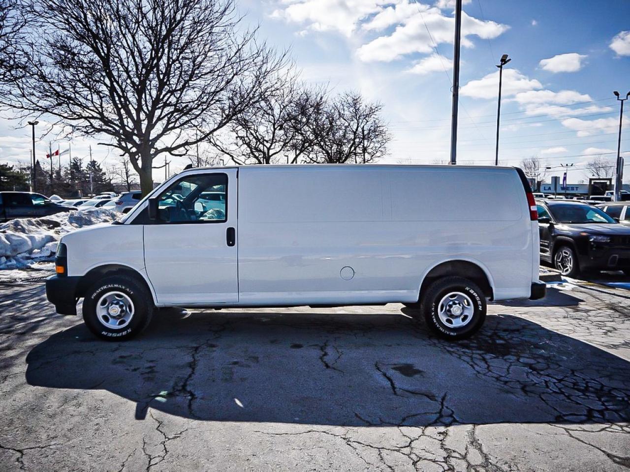 2023 Chevrolet Express  Photo