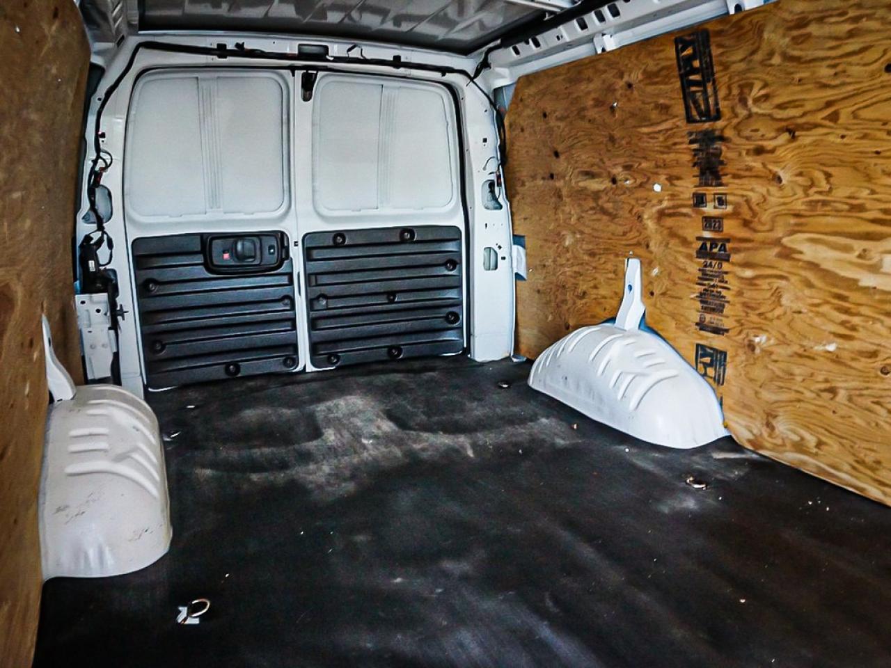 2023 Chevrolet Express  Photo