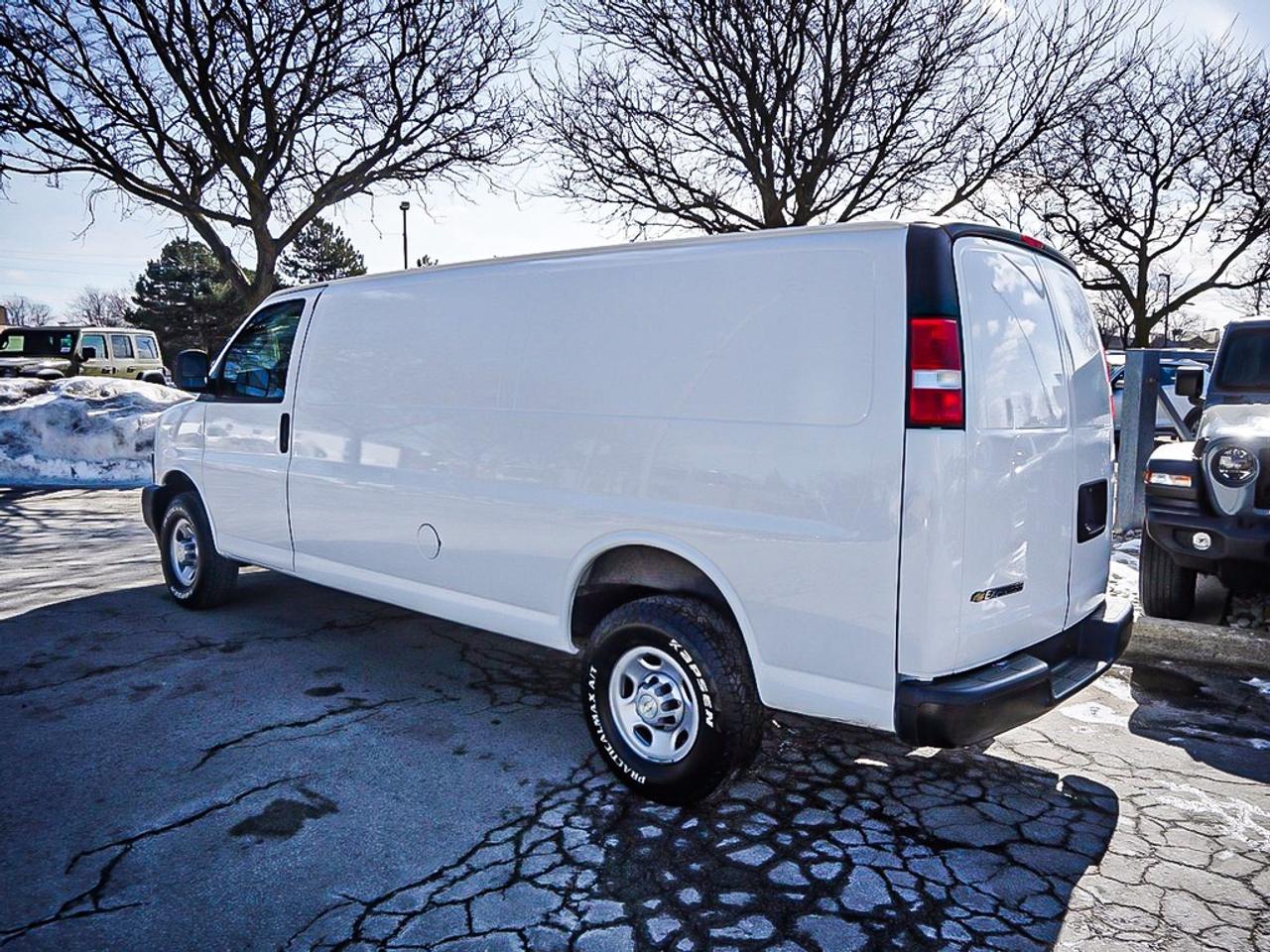 2023 Chevrolet Express  Photo