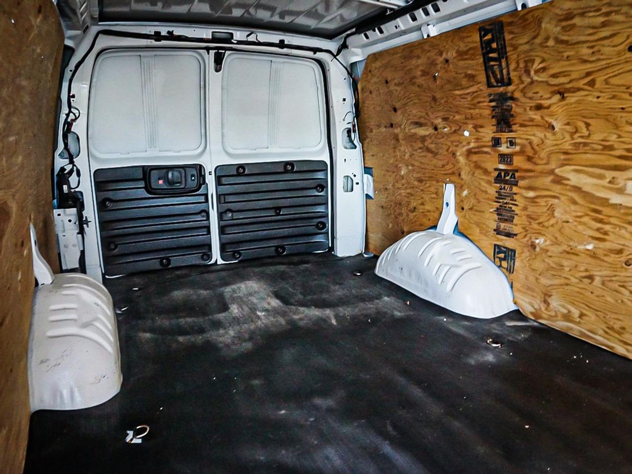 2023 Chevrolet Express  Photo