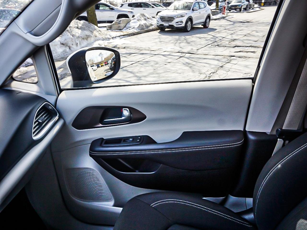 2022 Chrysler Grand Caravan  Photo