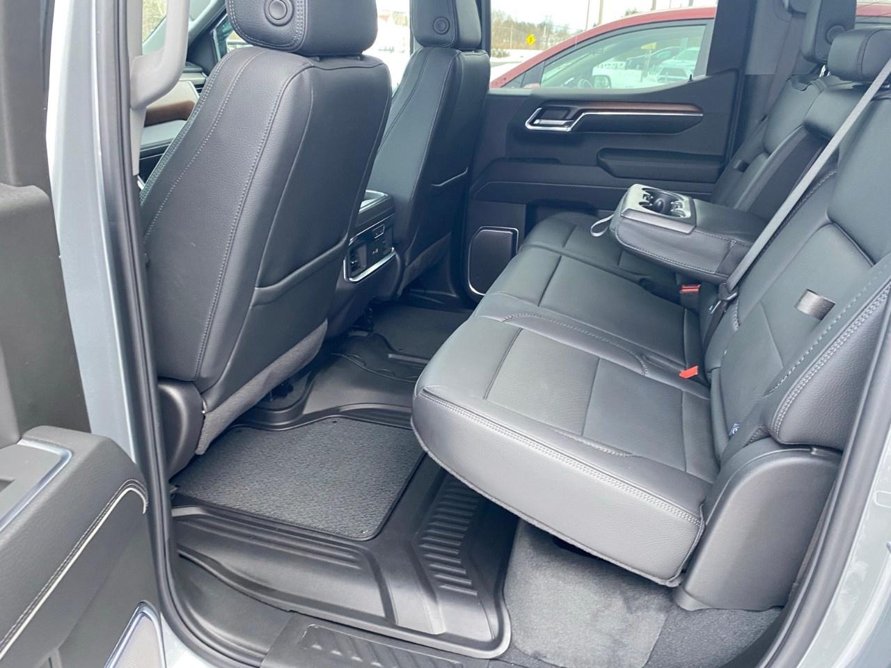 2024 GMC Sierra 1500 Crew Cab Short Box 4-Wheel Drive Denali Photo