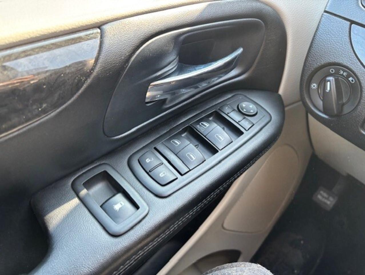 2014 Dodge Grand Caravan SE *CARGO-ONLY 87,000KM-1 OWNER-DIVIDER-CERTIFIED* Photo