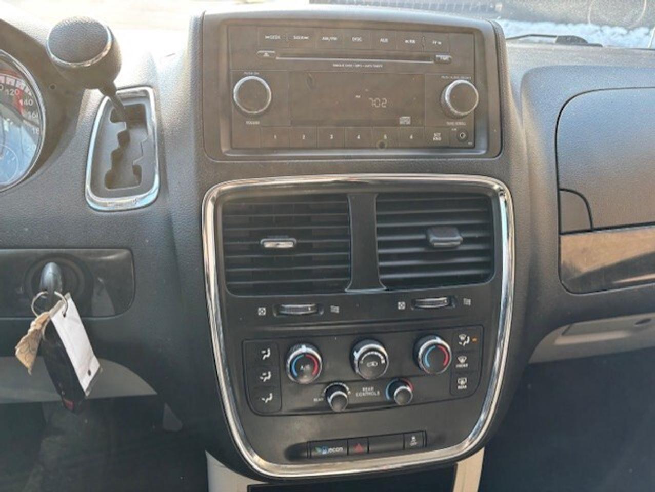 2014 Dodge Grand Caravan Cargo SE *CARGO-ONLY 87,000KM-1 OWNER-DIVIDER-CERTIFIED* Photo
