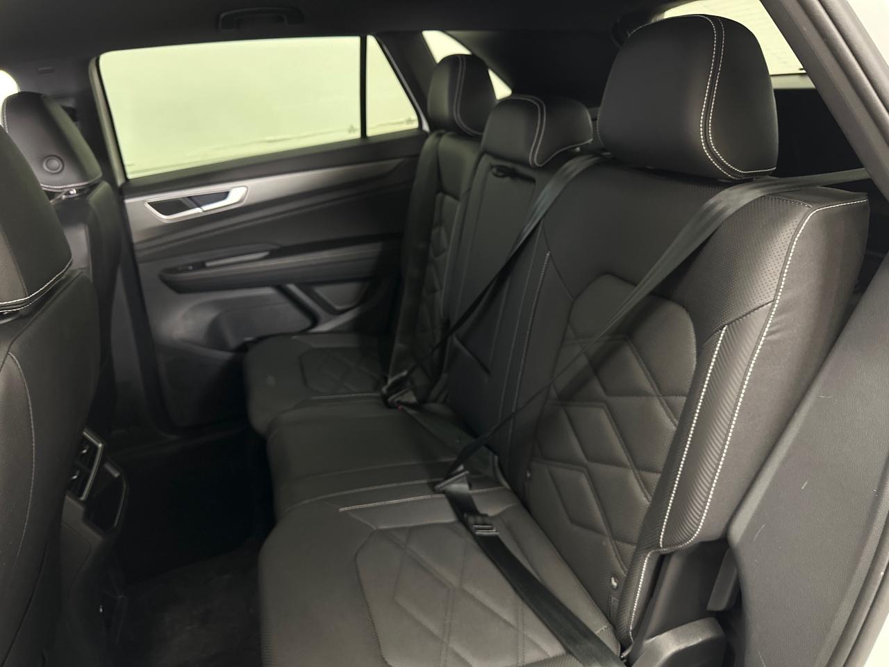 2025 Volkswagen Atlas Cross Sport 2.0 TSI Comfortline 4dr All-Wheel Drive 4MOTION Photo