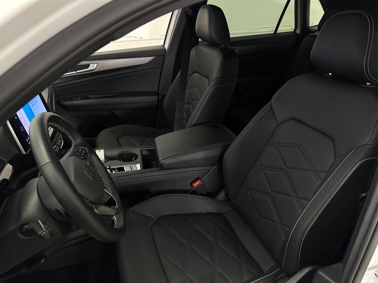 2025 Volkswagen Atlas Cross Sport 2.0 TSI Comfortline 4dr All-Wheel Drive 4MOTION Photo