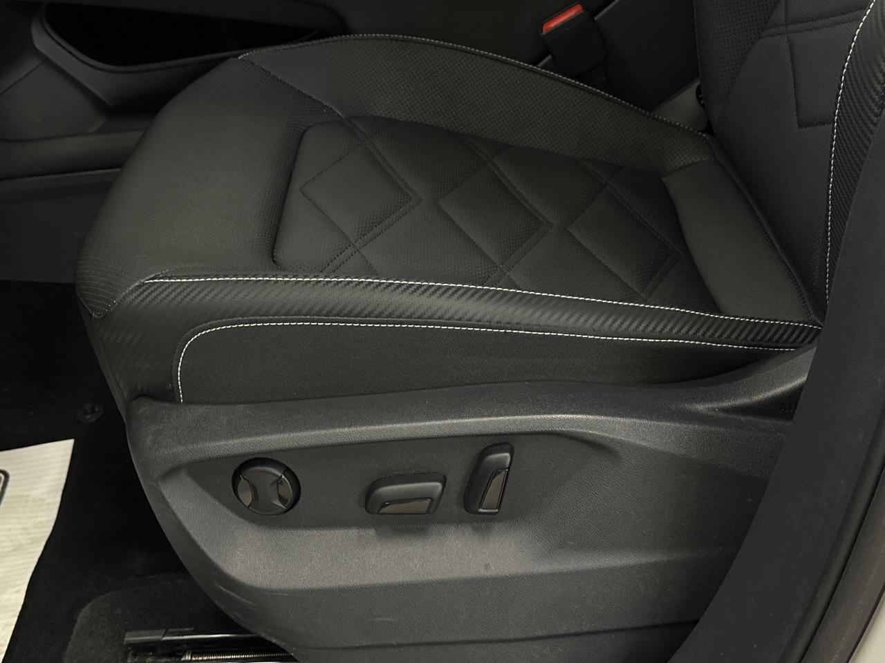 2025 Volkswagen Atlas Cross Sport 2.0 TSI Comfortline 4dr All-Wheel Drive 4MOTION Photo