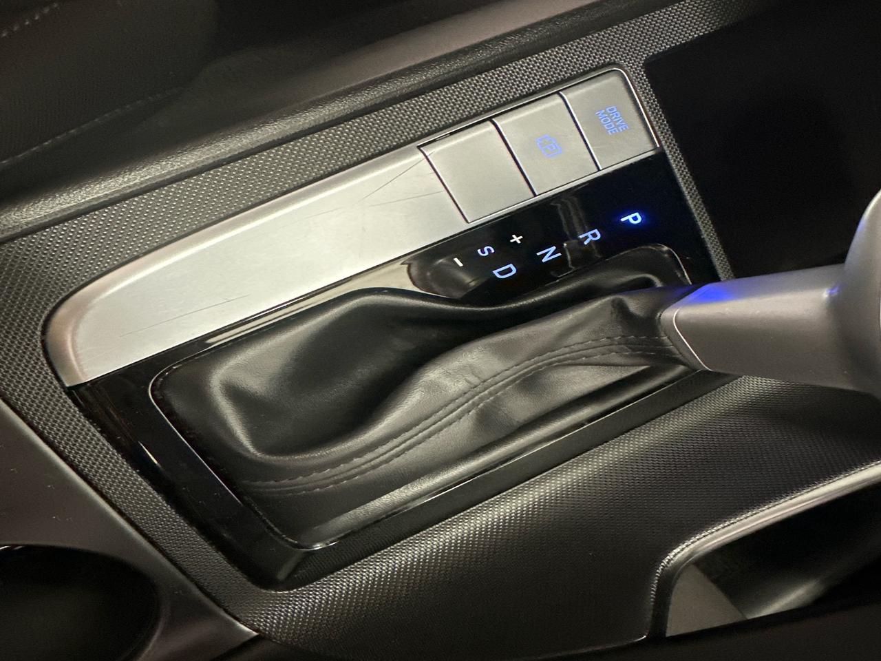 2023 Hyundai Elantra Preferred w/Tech Pkg 4dr Sedan Photo