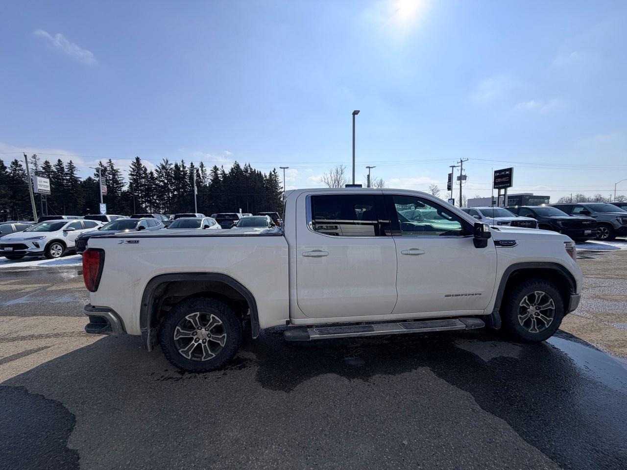 2019 GMC Sierra 1500 Crew Cab Short Box 4-Wheel Drive SLE Photo
