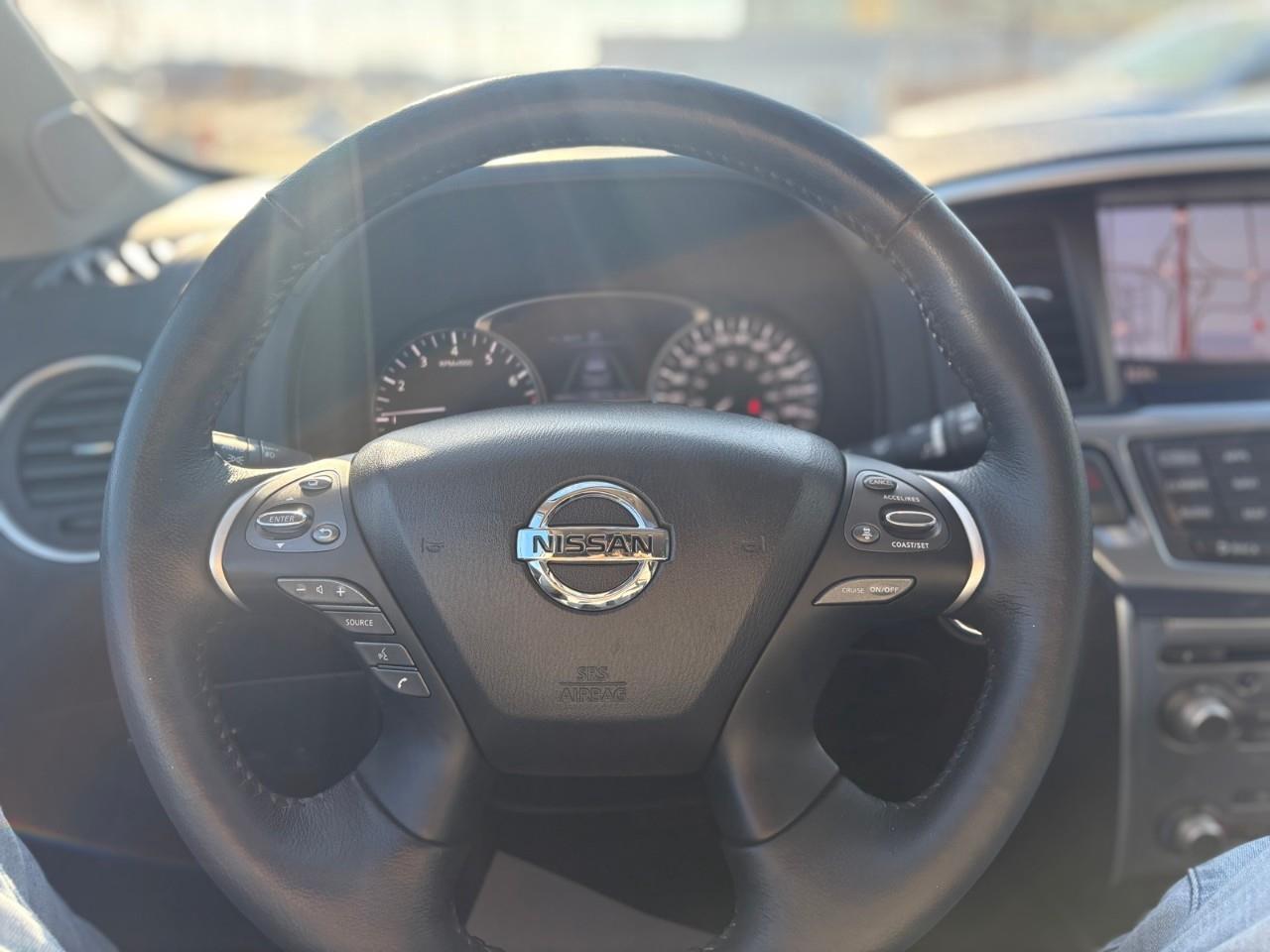 2018 Nissan Pathfinder SL Premium 4dr 4x4 Photo