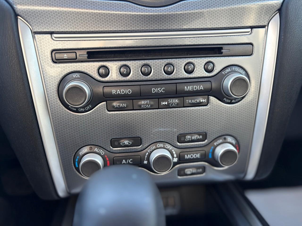 2018 Nissan Pathfinder SL Premium 4dr 4x4 Photo