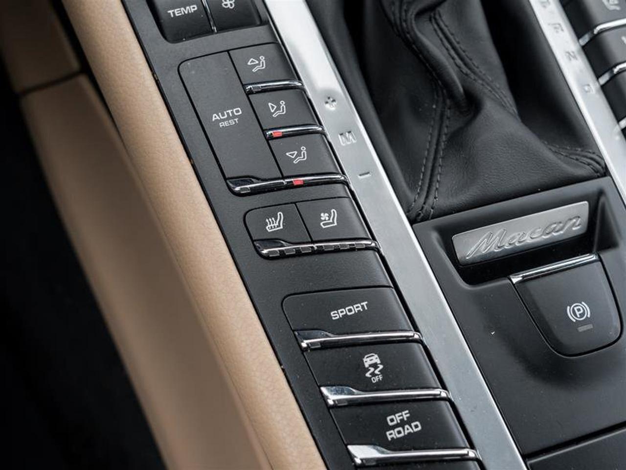 2020 Porsche Macan AWD CPO Surround View Thermally & Noise Insulated Photo