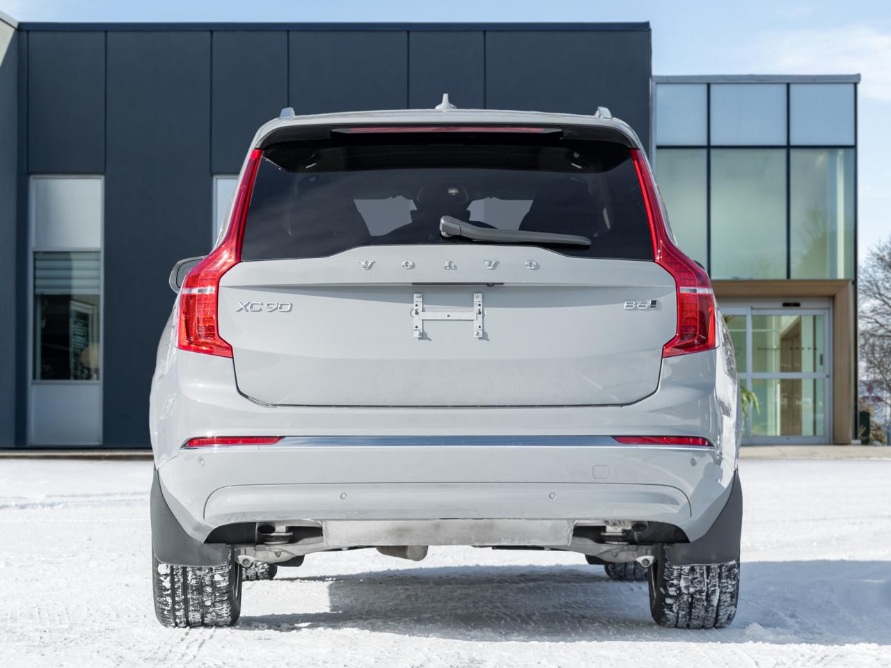 2024 Volvo XC90 B6 AWD 7-Seater  OFF LEASE  LOW MILEAGE  LIKE NEW Photo