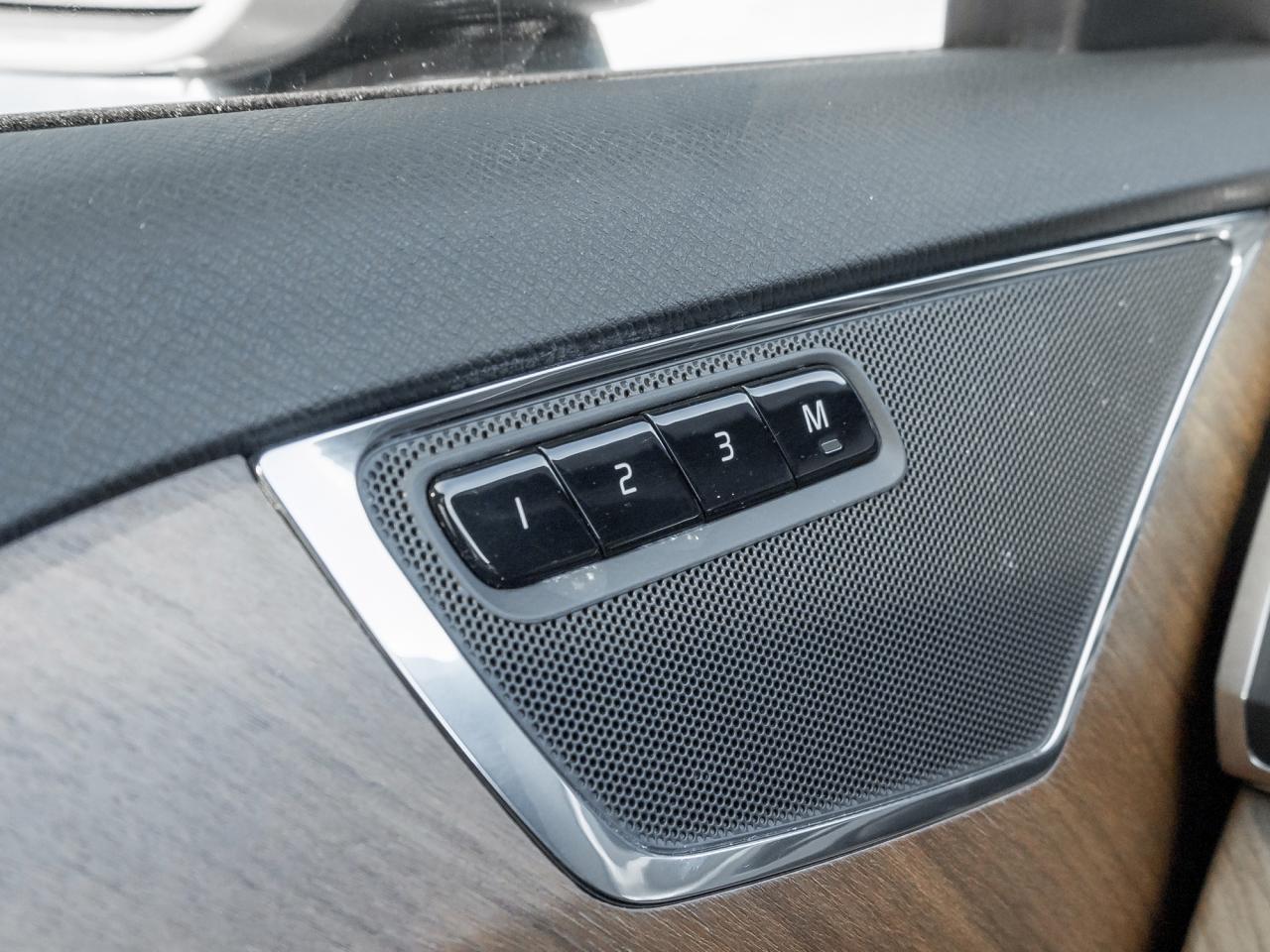 2024 Volvo XC90 B6 AWD 7-Seater  OFF LEASE  LOW MILEAGE  LIKE NEW Photo