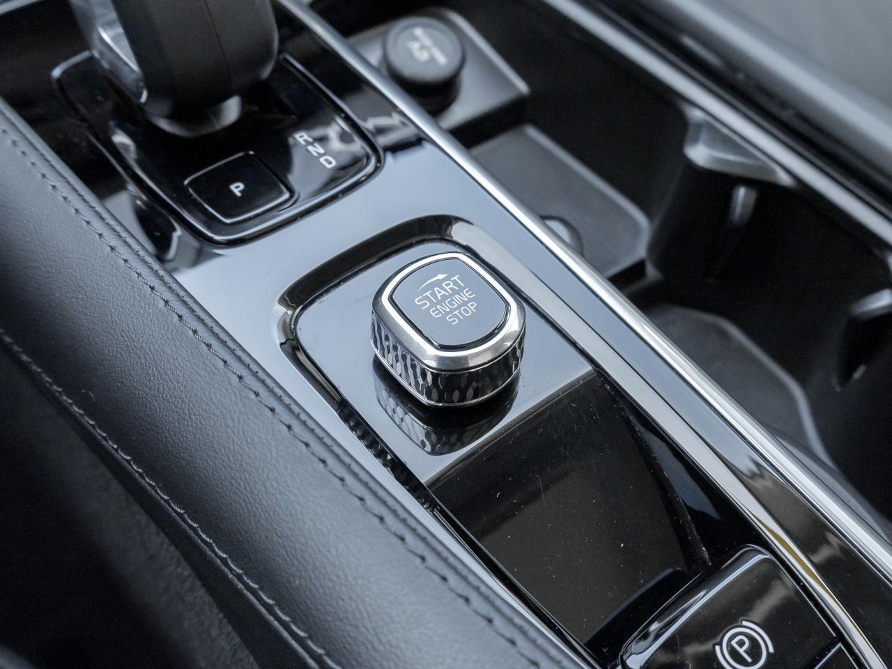 2024 Volvo XC90 B6 AWD 7-Seater  OFF LEASE  LOW MILEAGE  LIKE NEW Photo