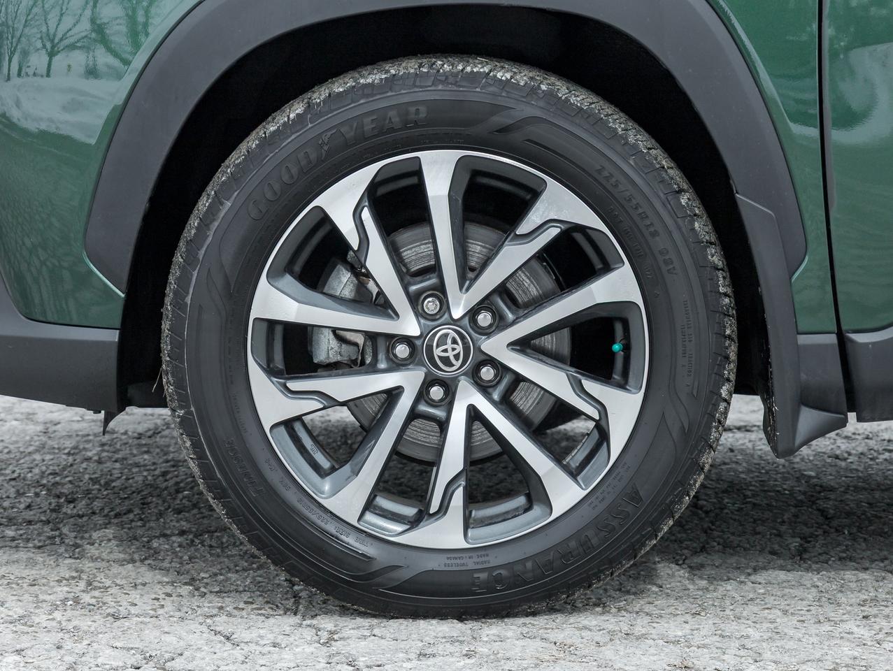 2022 Toyota Corolla Cross XLE AWD   FINANCE AS LOW AS 6.29% Photo3