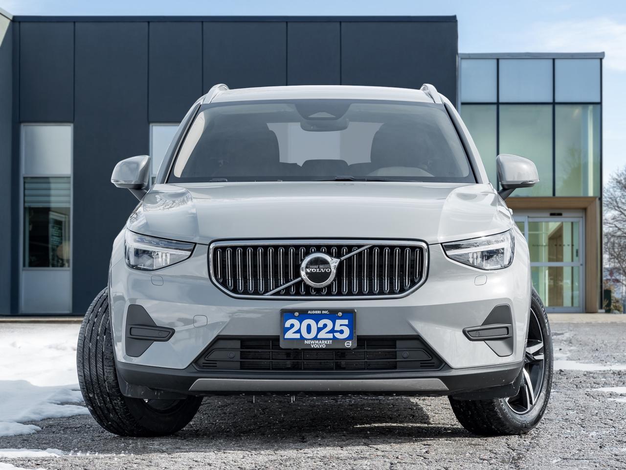 2025 Volvo XC40 B5 AWD Core Bright Theme  CPO FIN RATE  3.49%-4%* Photo