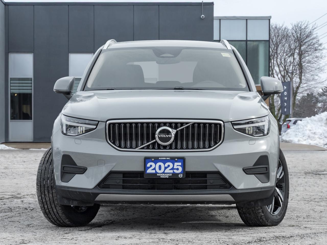 2025 Volvo XC40 B5 AWD Core Bright Theme  NONE DAILY RENTAL  CPO Photo