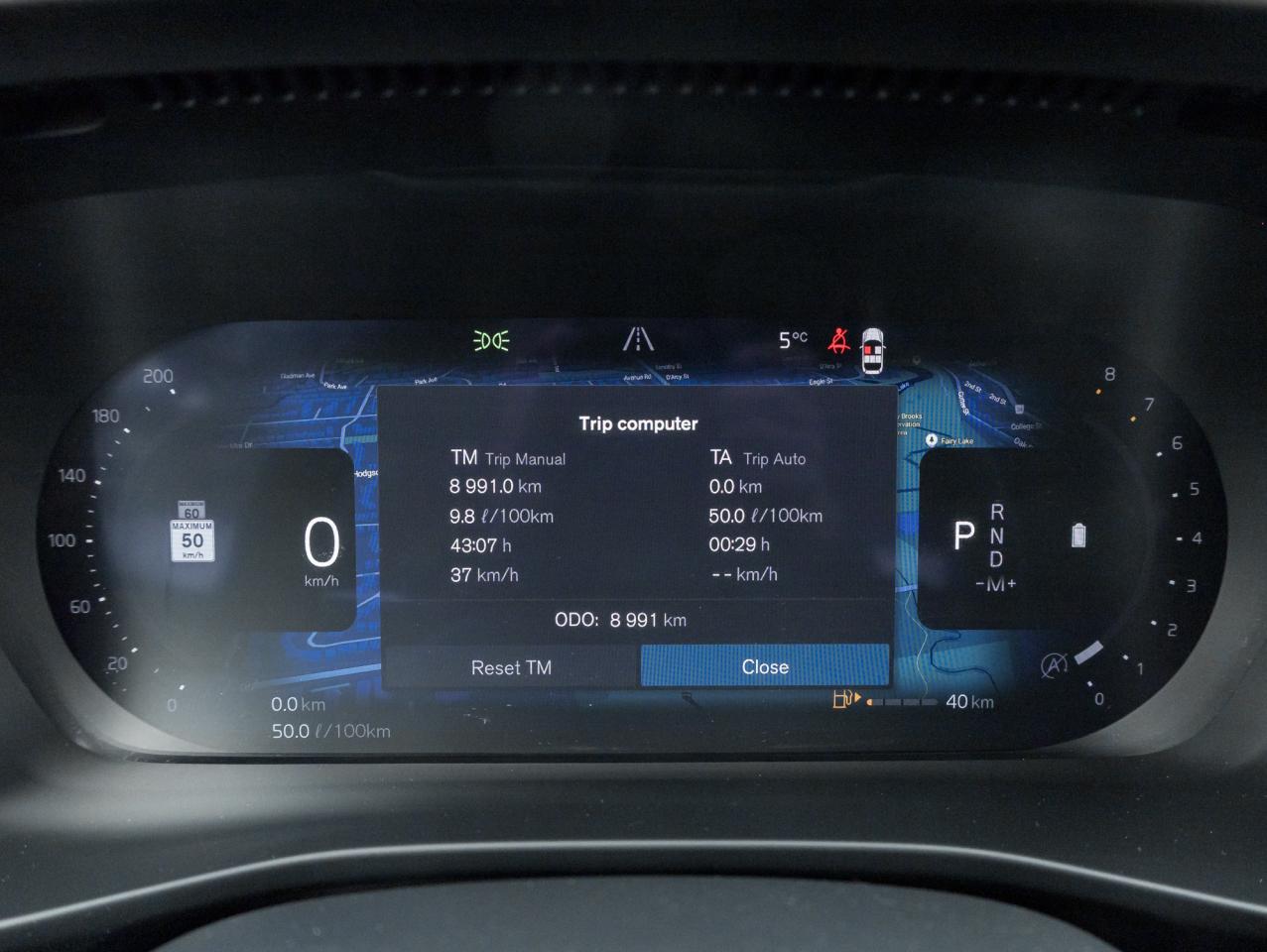 2025 Volvo XC40 B5 AWD Core Bright Theme  NONE DAILY RENTAL  CPO Photo