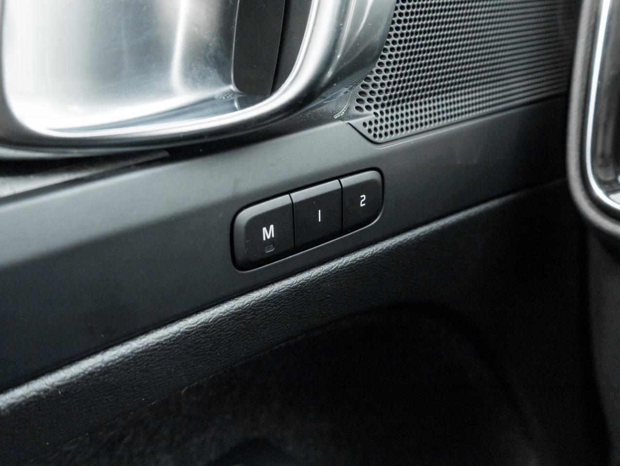 2025 Volvo XC40 B5 AWD Core Bright Theme  NONE DAILY RENTAL  CPO Photo