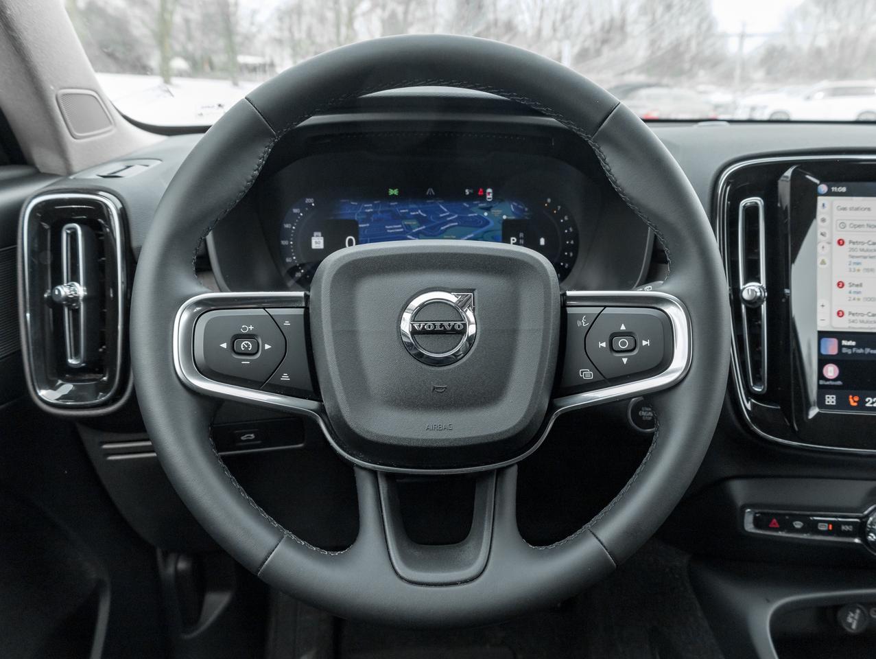 2025 Volvo XC40 B5 AWD Core Bright Theme  NONE DAILY RENTAL  CPO Photo
