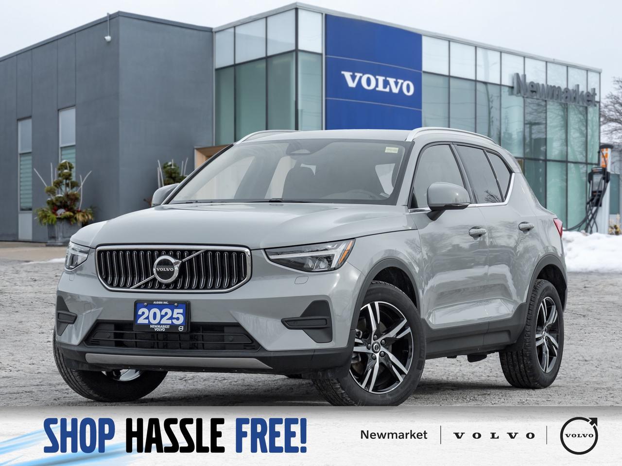 2025 Volvo XC40 B5 AWD Core Bright Theme  NONE DAILY RENTAL  CPO Photo0