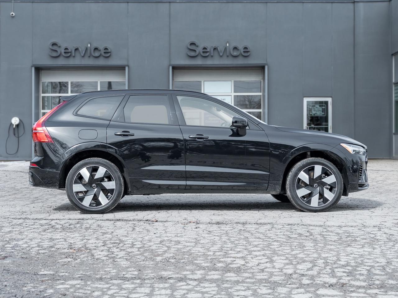 2025 Volvo XC60 Recharge T8 AWD PLUS  PLUG IN HYBRID  20" ALLOY WHEELS  CPO Photo