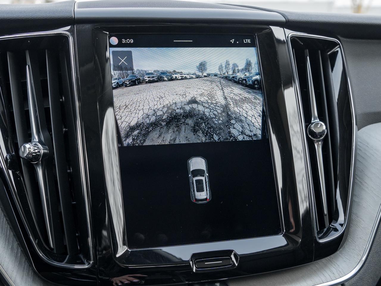 2025 Volvo XC60 Plug-In Hybrid T8 AWD PLUS  PLUG IN HYBRID  CPO RATE FROM 3.49%* Photo