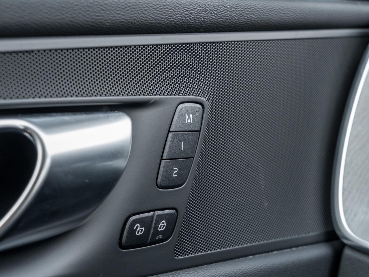 2025 Volvo XC60 Plug-In Hybrid T8 AWD PLUS  PLUG IN HYBRID  CPO RATE FROM 3.49%* Photo