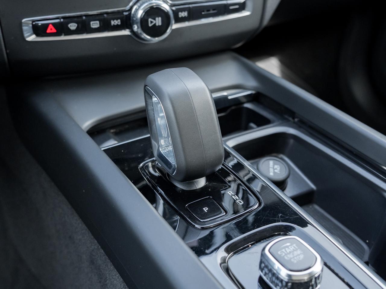 2025 Volvo XC60 Plug-In Hybrid T8 AWD PLUS  PLUG IN HYBRID  CPO RATE FROM 3.49%* Photo