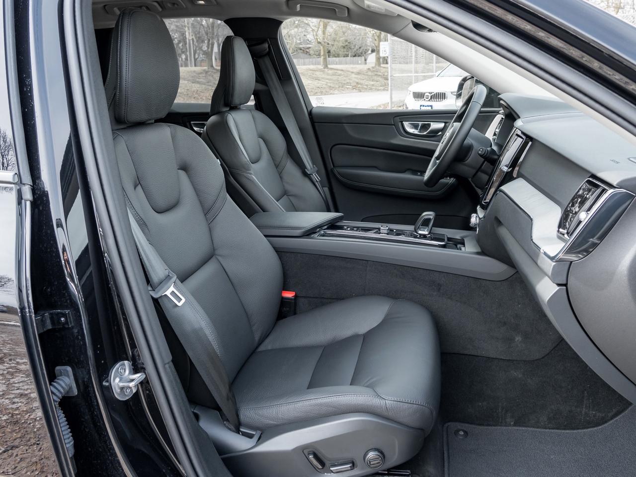 2025 Volvo XC60 Plug-In Hybrid T8 AWD PLUS  PLUG IN HYBRID  CPO RATE FROM 3.49%* Photo