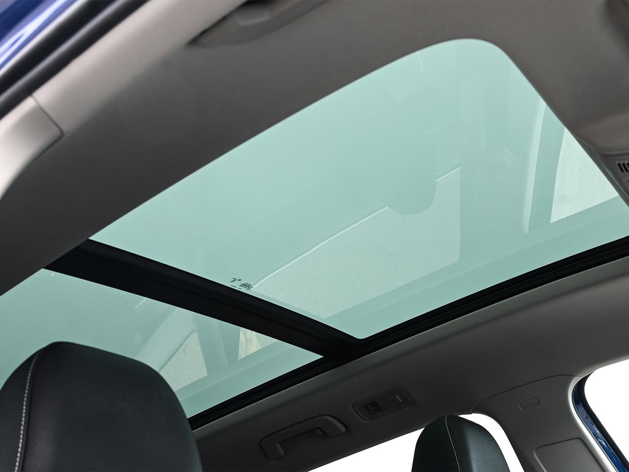 2024 Volkswagen Taos Comfortline Sunroof Photo
