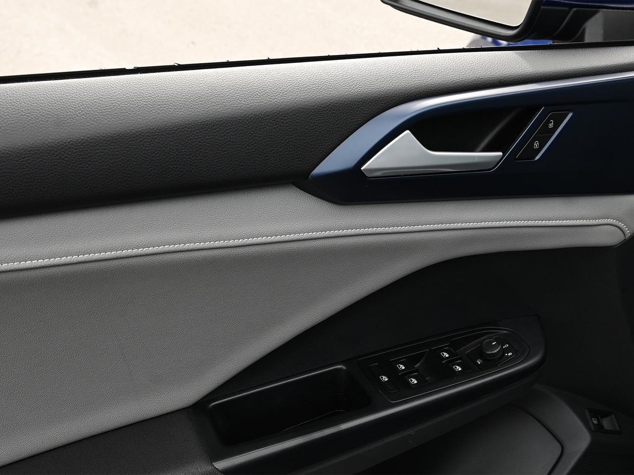 2024 Volkswagen Taos Comfortline Sunroof Photo