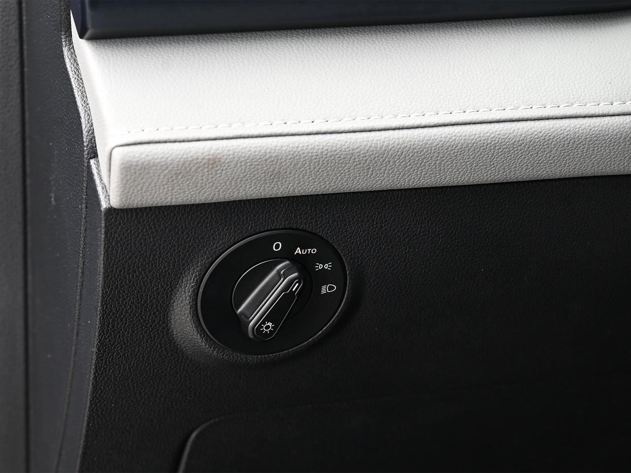 2024 Volkswagen Taos Comfortline Sunroof Photo