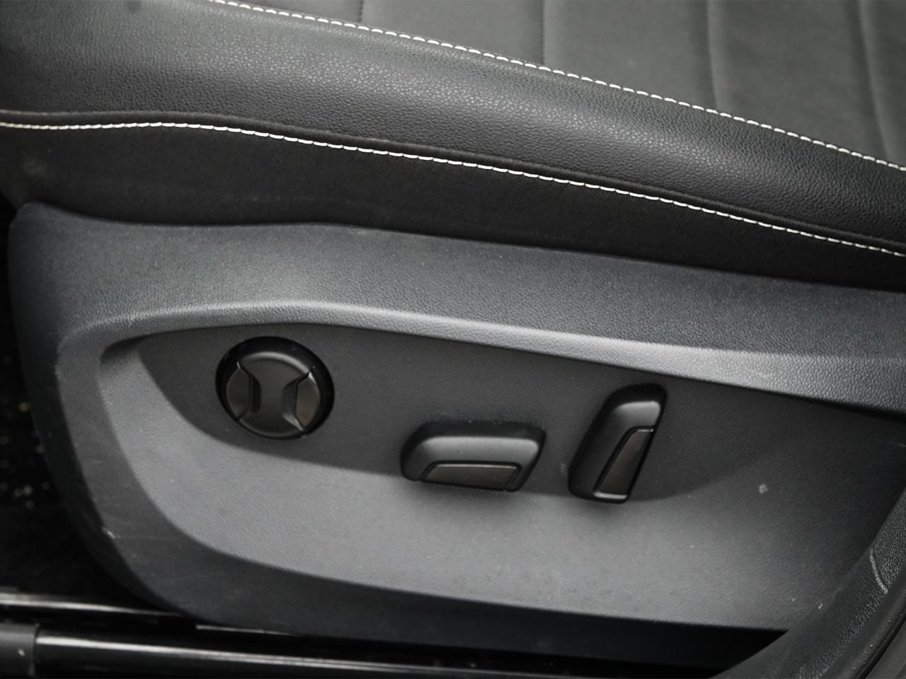 2024 Volkswagen Taos Comfortline Sunroof Photo