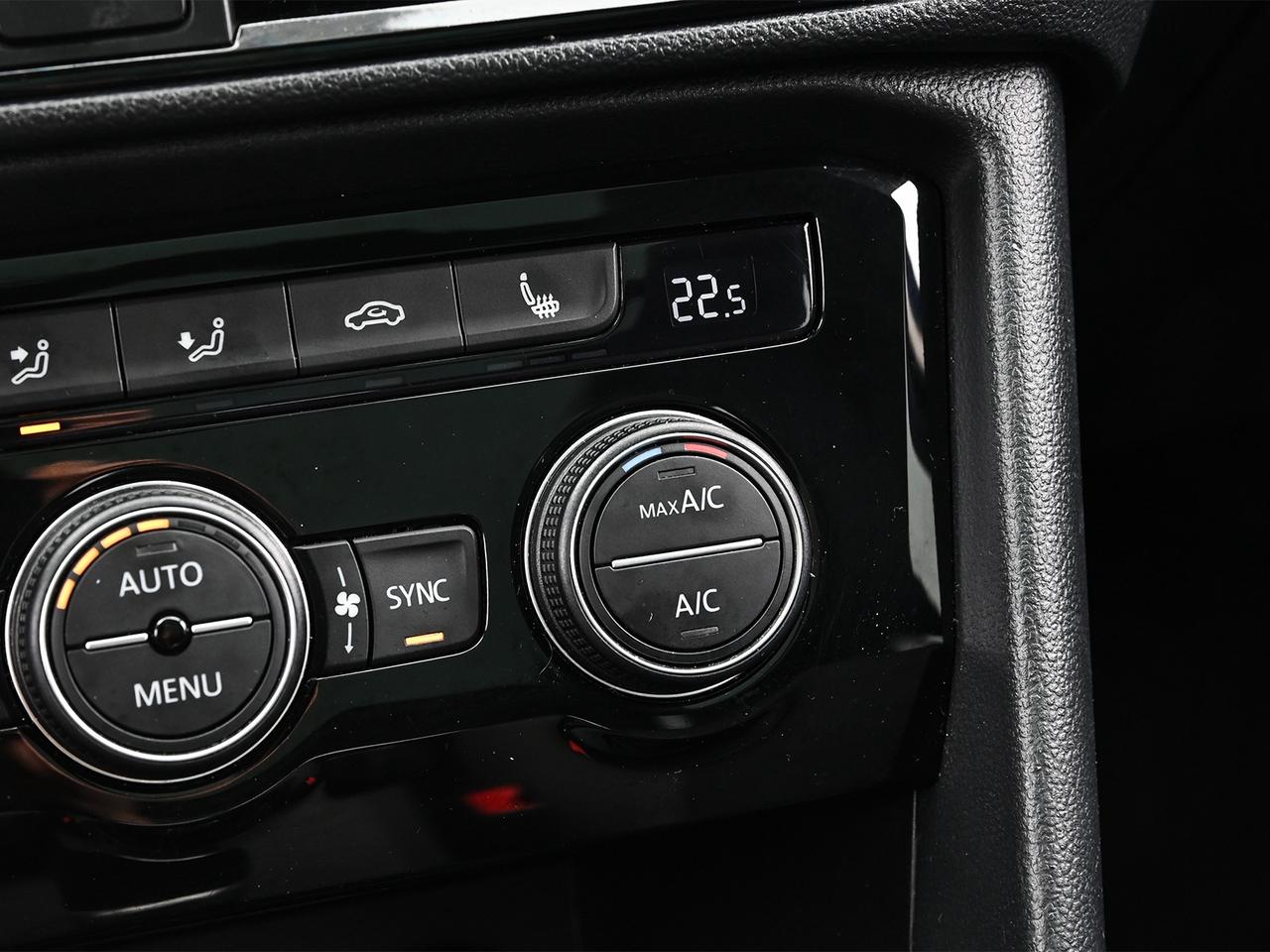 2024 Volkswagen Taos Comfortline Sunroof Photo