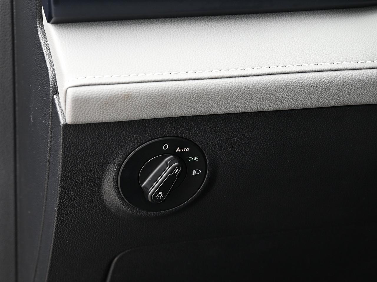 2024 Volkswagen Taos Comfortline Sunroof Photo