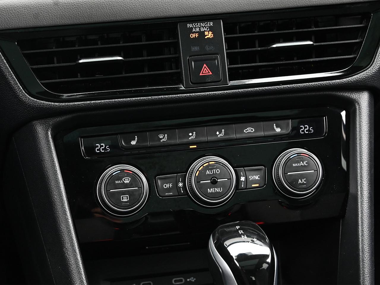 2024 Volkswagen Taos Comfortline Sunroof Photo