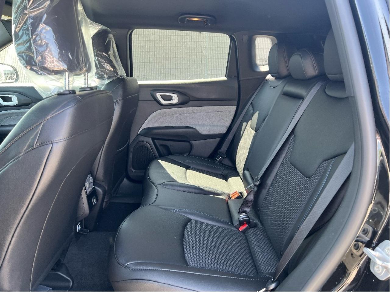 2025 Jeep Compass NORTH 4X4 Photo