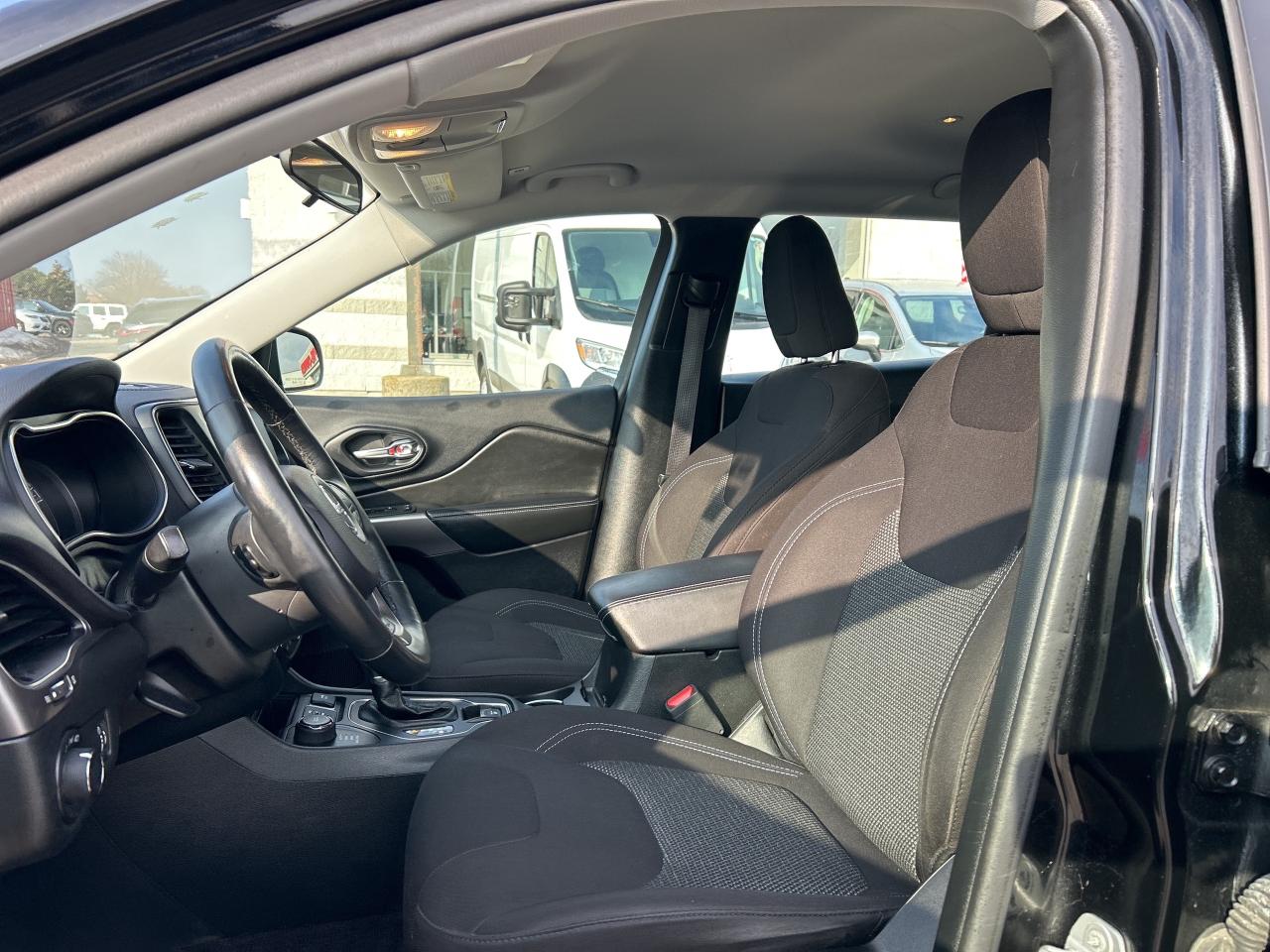 2019 Jeep Cherokee Sport 4x4 w/Heated Seats, Remote Start, CarPlay Photo