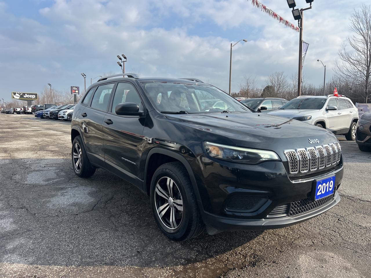 2019 Jeep Cherokee Sport 4x4 w/Heated Seats, Remote Start, CarPlay Photo
