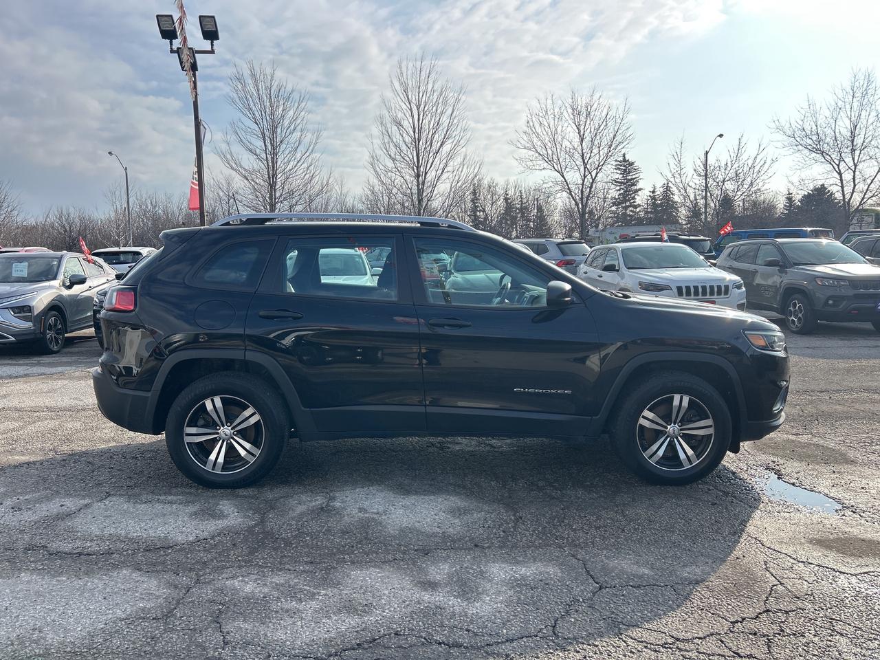 2019 Jeep Cherokee Sport 4x4 w/Heated Seats, Remote Start, CarPlay Photo