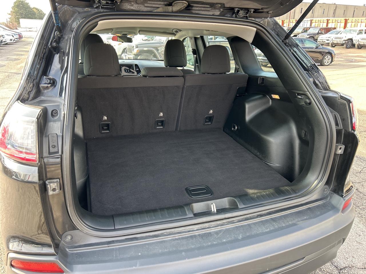 2019 Jeep Cherokee Sport 4x4 w/Heated Seats, Remote Start, CarPlay Photo