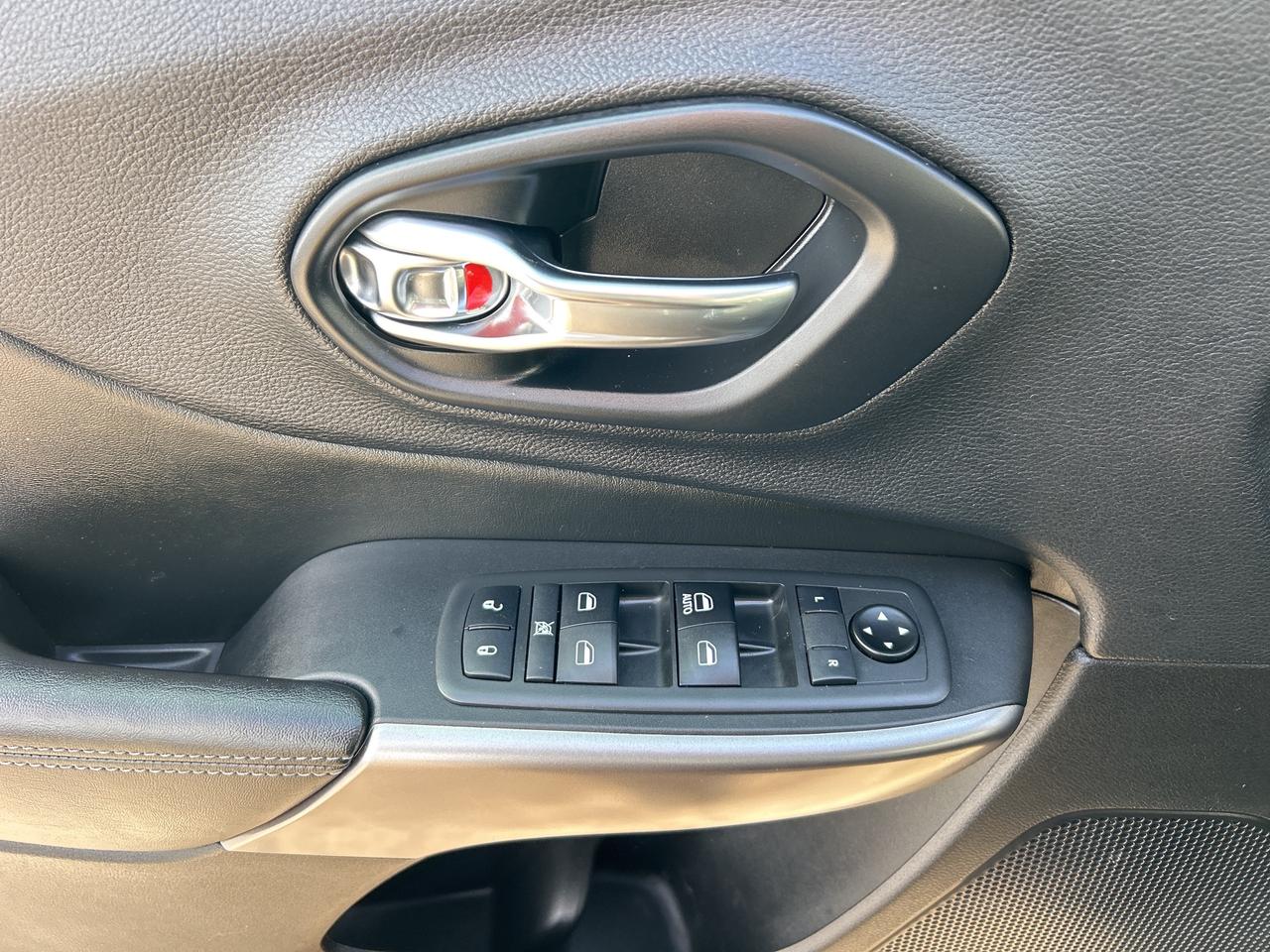 2019 Jeep Cherokee Sport 4x4 w/Heated Seats, Remote Start, CarPlay Photo