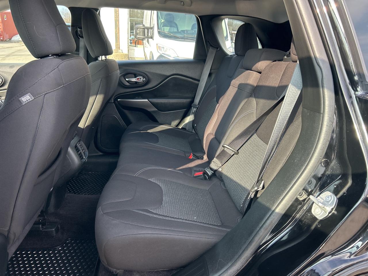 2019 Jeep Cherokee Sport 4x4 w/Heated Seats, Remote Start, CarPlay Photo