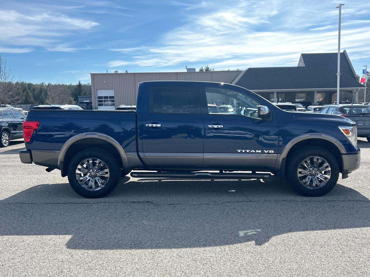 2018 Nissan Titan Platinum Reserve 4x4   Nav.   Heated/Cooled Seats Photo2