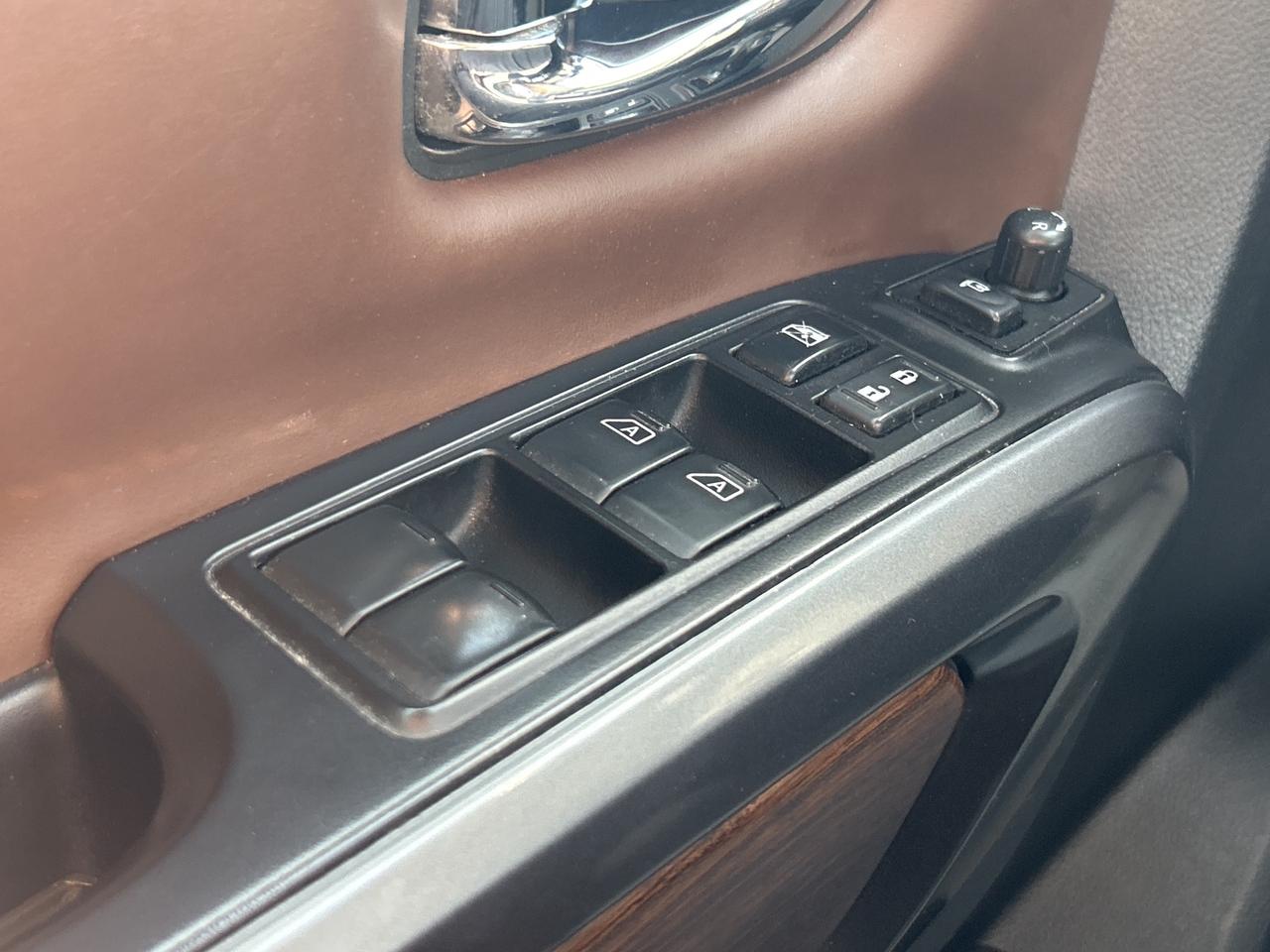 2018 Nissan Titan Platinum Reserve 4x4   Nav.   Heated/Cooled Seats Photo